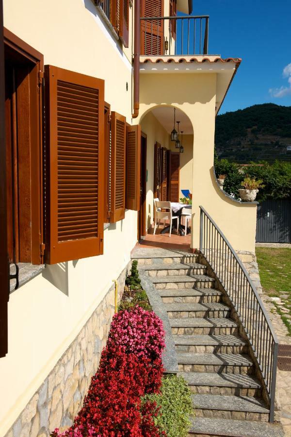 Appartamento Emma in Villa Laura Scala Esterno foto